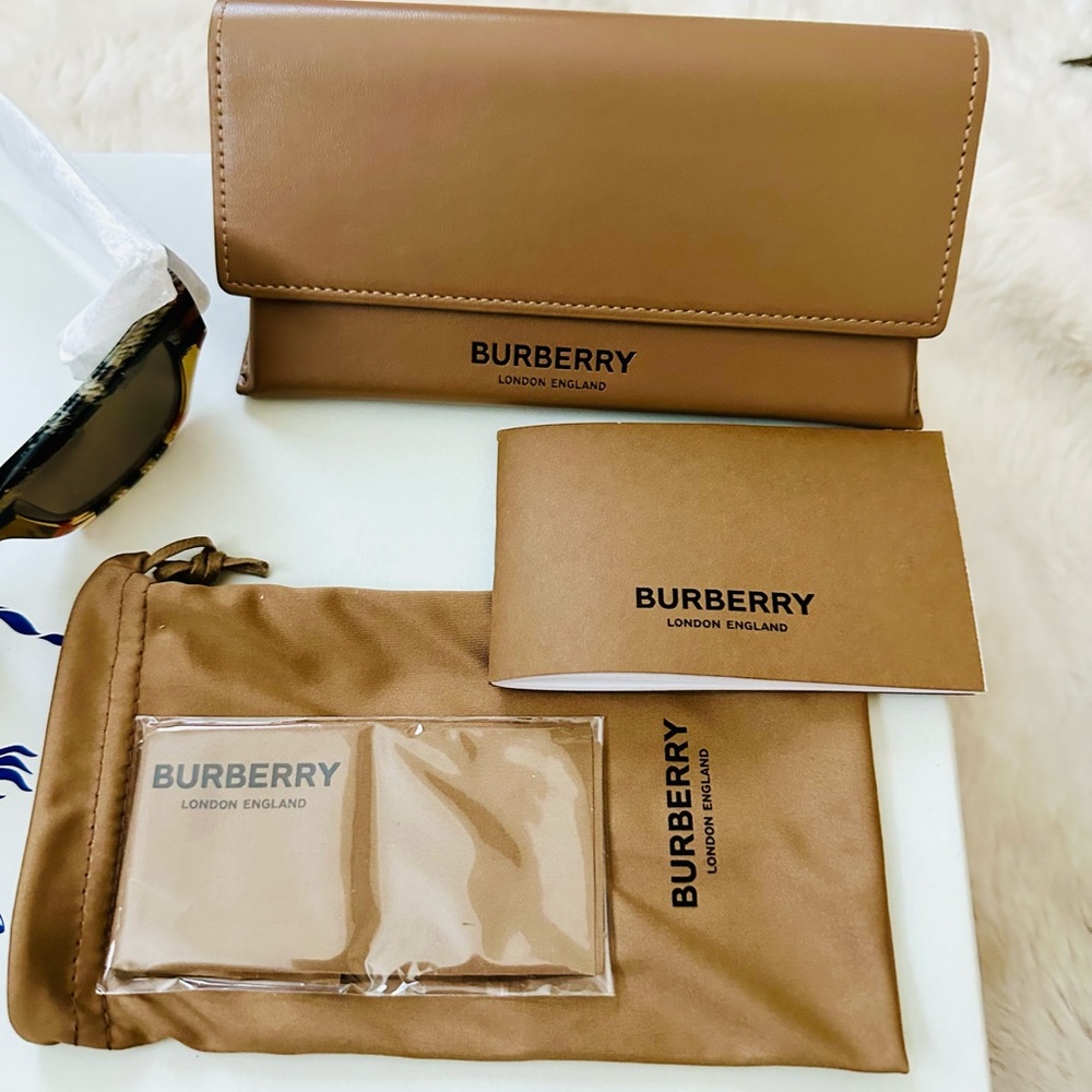 Burberry Brown Accessory Set